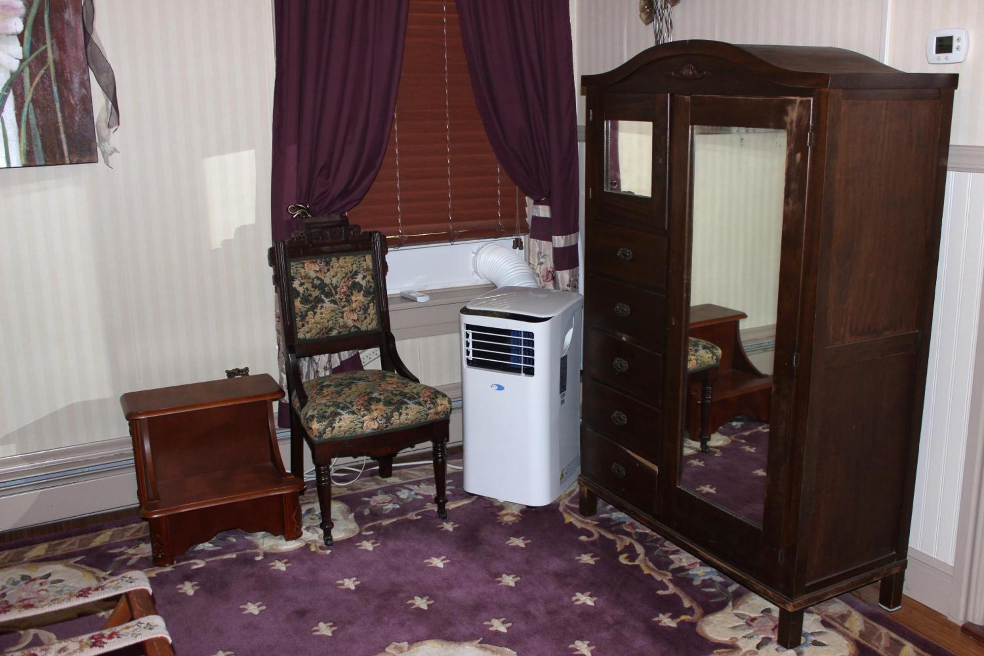 Carriage Stop Bed & Breakfast Palmyra Bagian luar foto