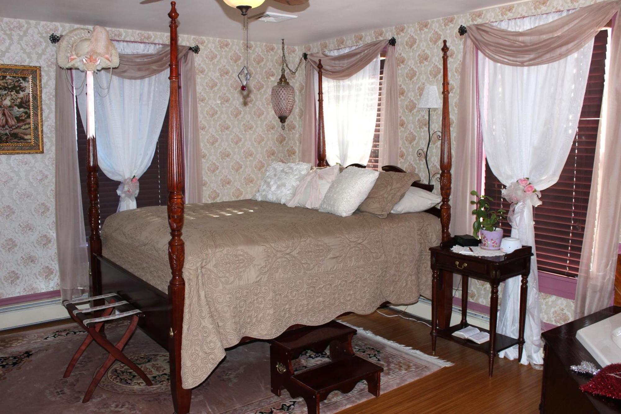 Carriage Stop Bed & Breakfast Palmyra Bagian luar foto